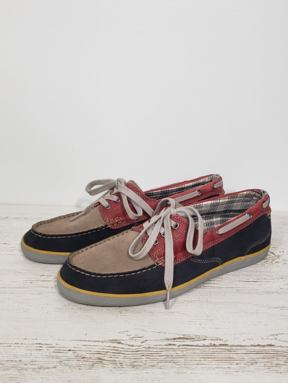 Clarks  Colorblock Suede Boat Shoe  Men's Size 11 Red, Blue & Tan